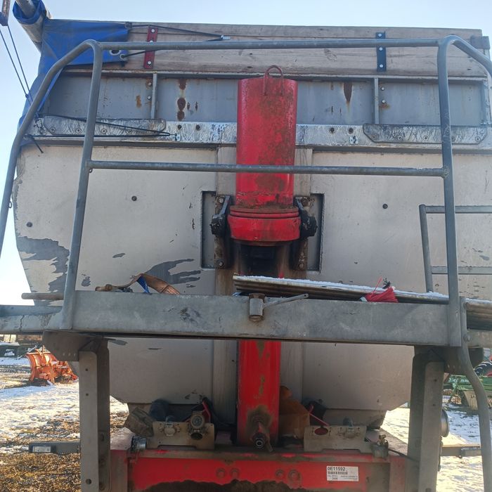 Напів причіп в доброму стані