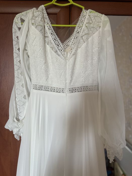 Весільна сукня