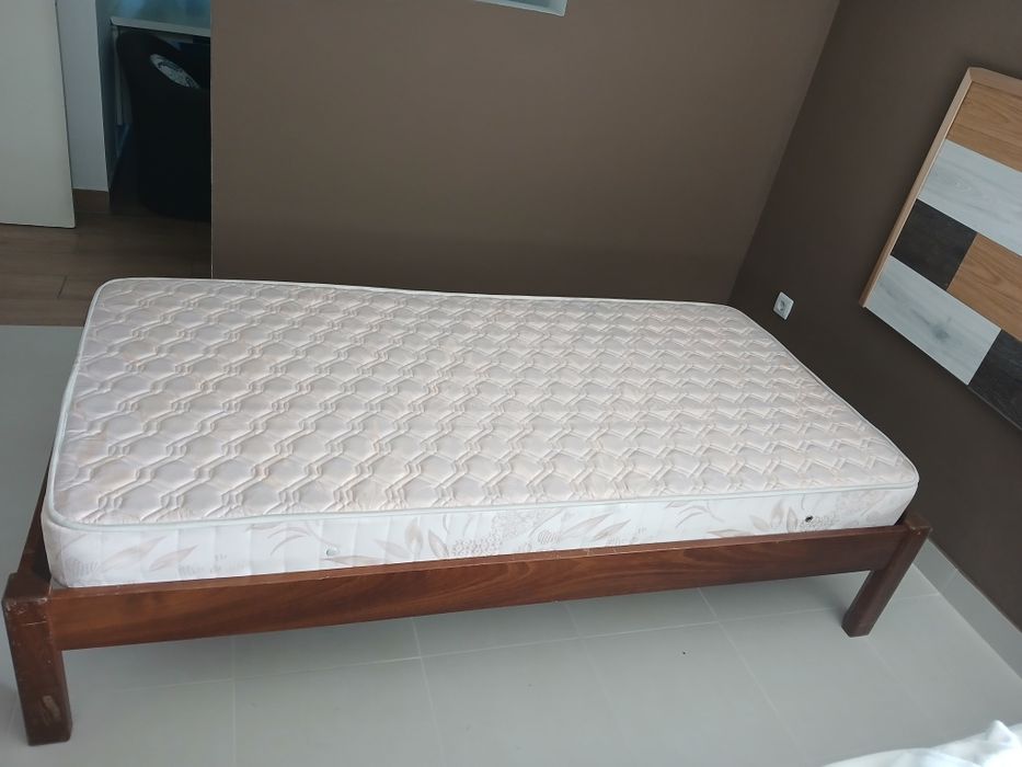 Cama  de solteiro + colchão  + estrado