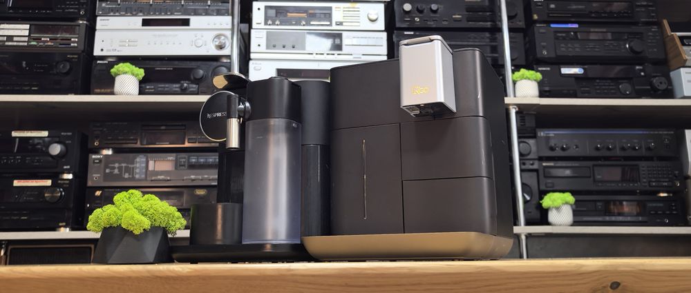 Капсульні кавоварки Delonghi Nespresso/Qbo