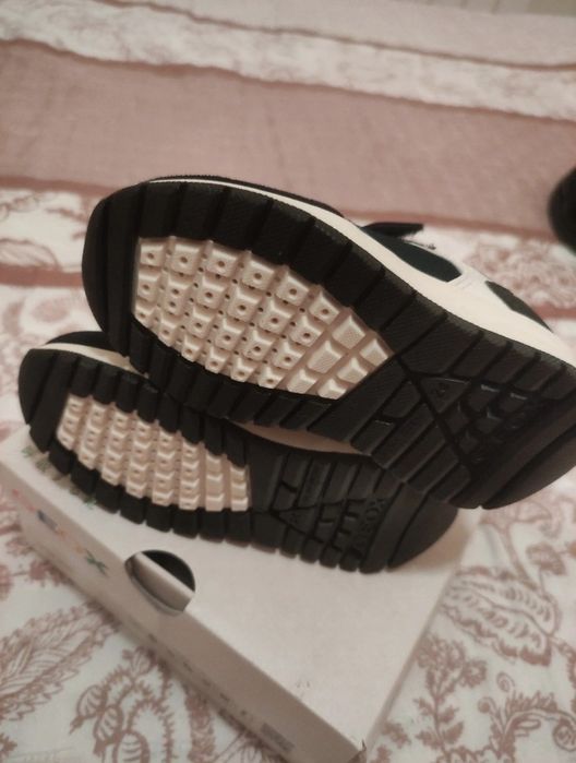 Vendo sapatilhas Geox tam 24