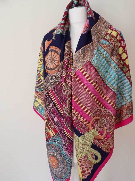 Chusta jedwabna 130/130 w stylu hermes