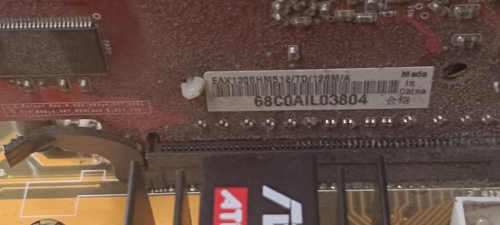 Komputer stacjonarny z monitorem