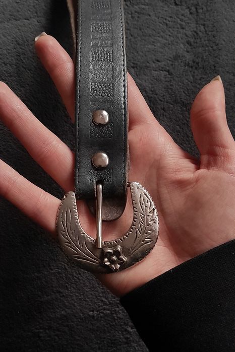 Szary pasek z oryginalną klamrą genuine leather vintage