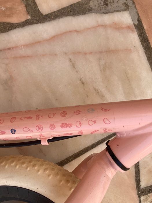 Bicicleta sem pedais rosa criança
