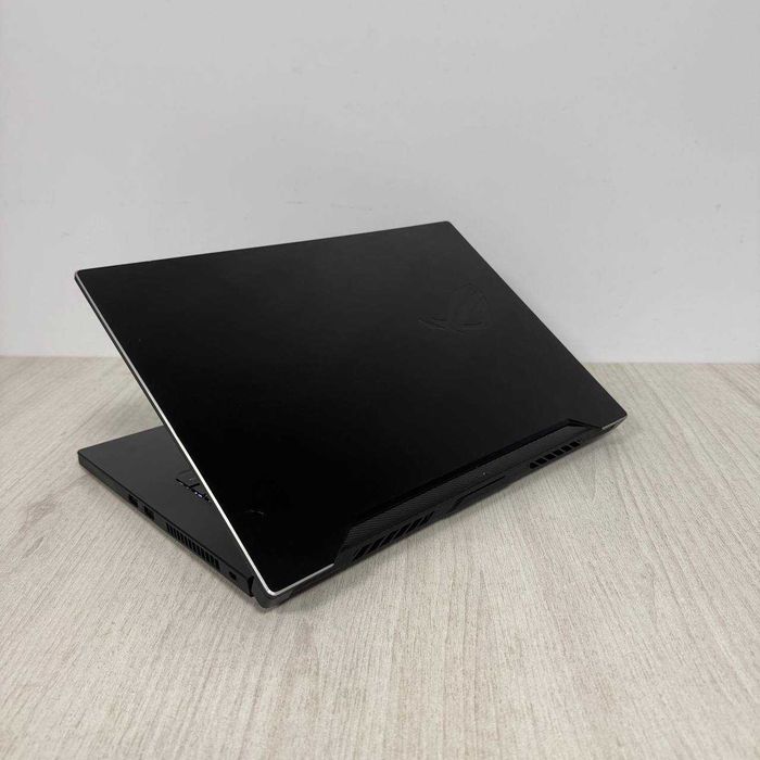 Asus ROG Zephyrus G15 GA502DU 15.6" FHD IPS 120Hz Ryzen 7 3750H 16GB DDR4 SSD 512GB NVMe GTX 1660 Ti Max-Q 6GB