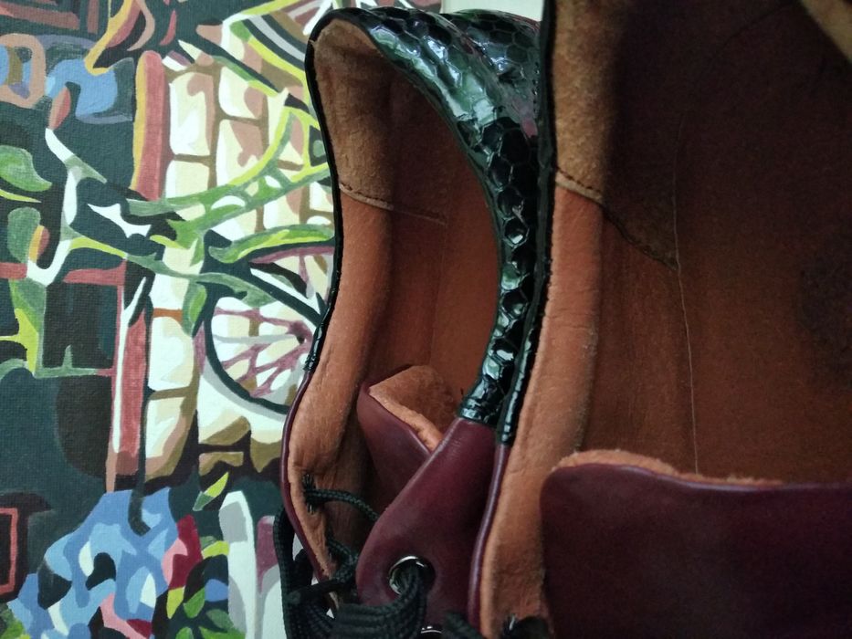 Спортивные туфли