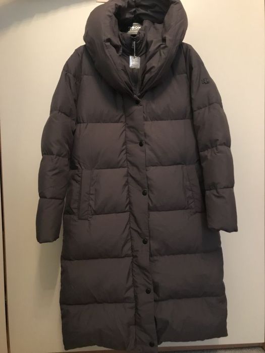 Пуховое пальто женское Ralph Lauren очень красивого цвета.