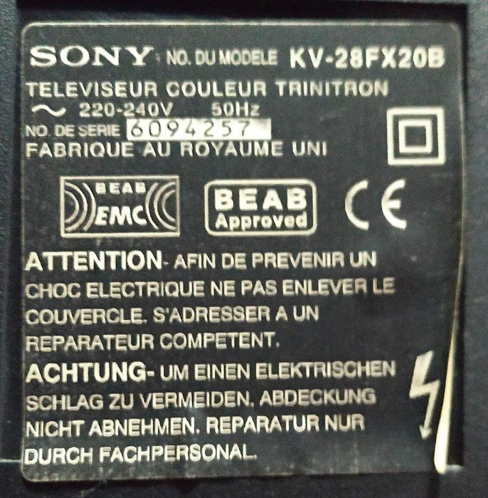 Televisão vintage Sony Trinitron KV-28FX20B
