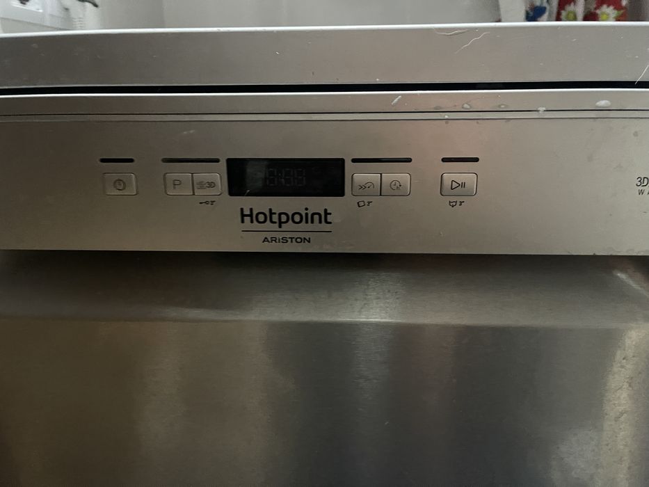 Посудомийна машина Hotpoint-Ariston 3D Zone Wash (під легкий ремонт)