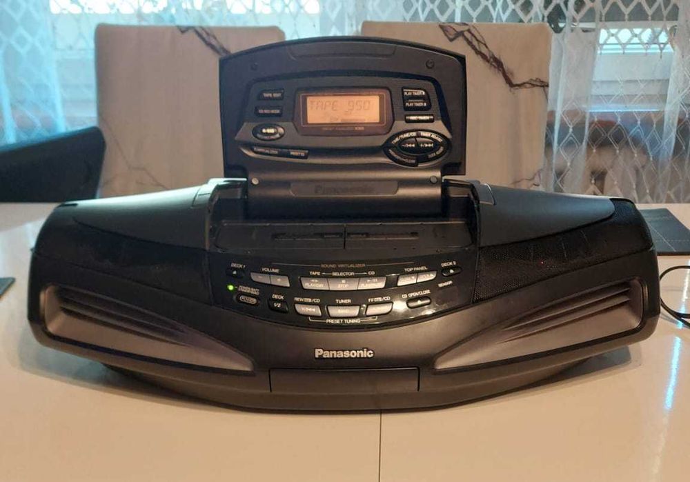 Flagowy model Panasonic RX-ED77 (kobra)