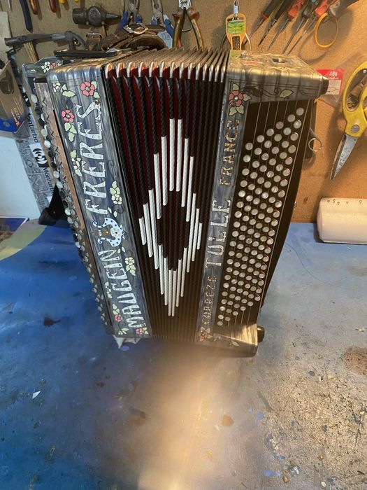 Acordeon Maugein Freres