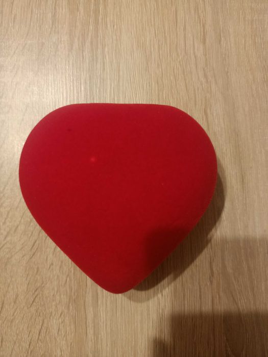Serce - Pudełko na biżuterię, łańcuszek -Nowe