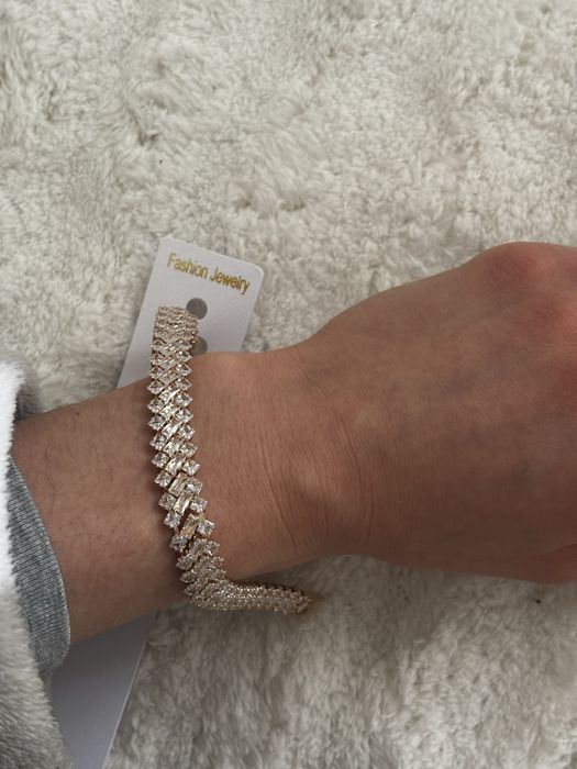 sztuczna biżuteria nowa bransoletka z cyrkoniami błyszcząca na bal