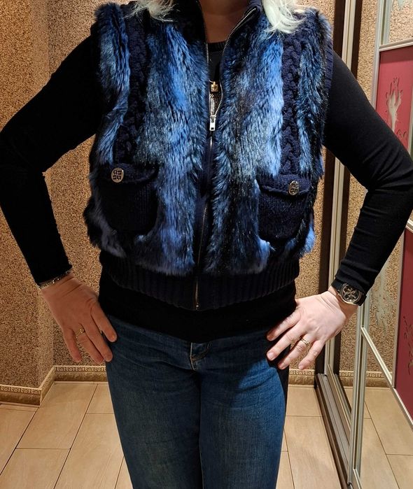 Красивая меховая жилетка утепленная безрукавка с мехом