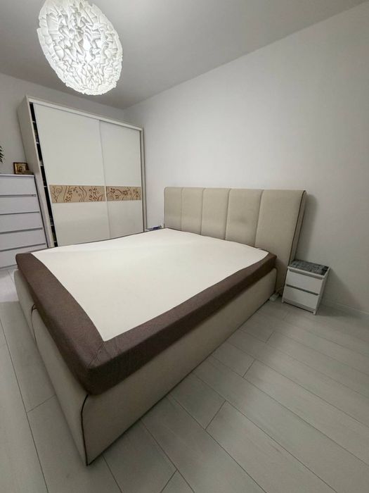 łóżko z materacem 180x200