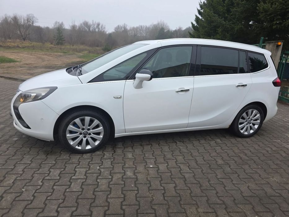 Opel Zafira OPEL ZAFIRA  C 2012r.  7 osobowe NOWE sprzęgło i dwumasa, 2.0DIESEL
