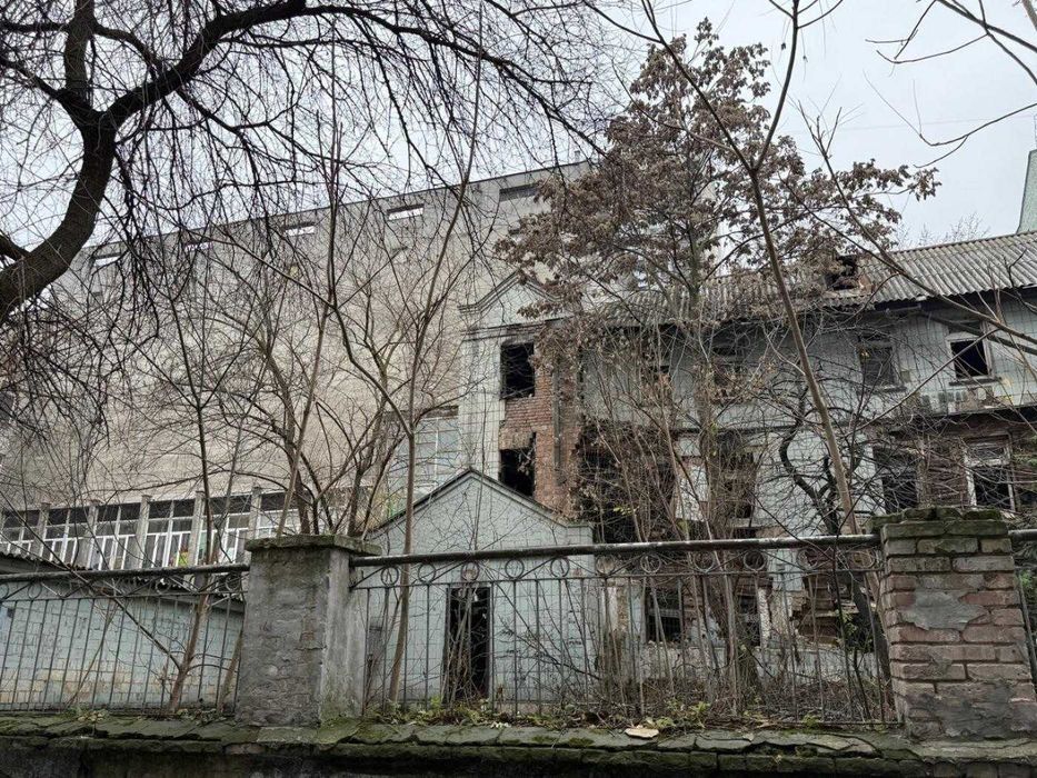 Продаж окремо стояча будівля [345м2], Під реконструкцію. Підвал, центр