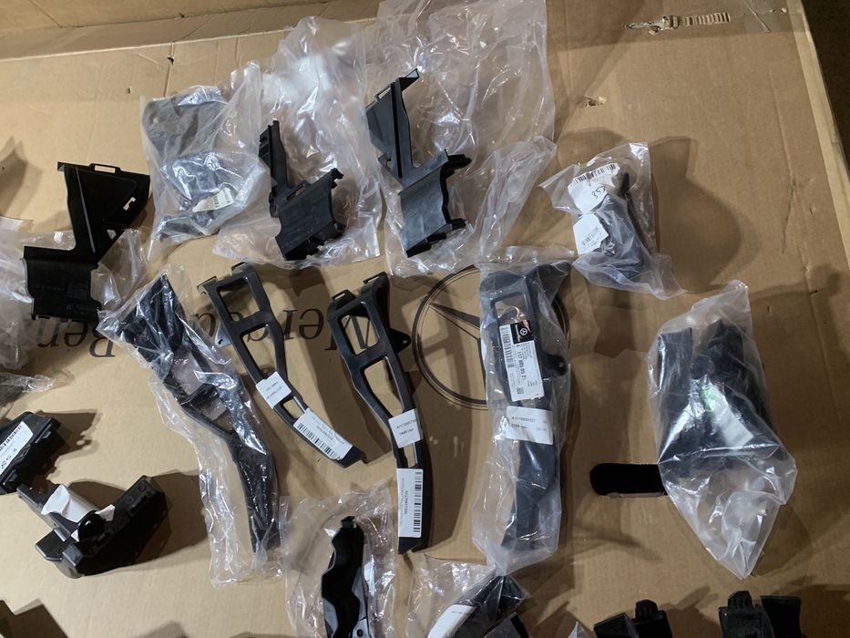 Кріплення бапера скелет хребет Mercedes W212 w213 w253 w117 w205 w204