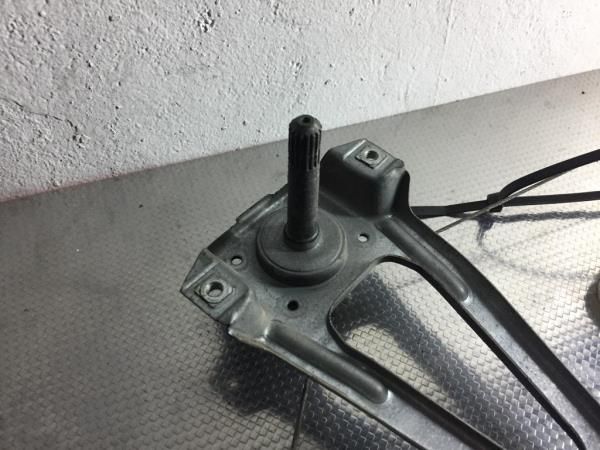 Elevador vidros trás esquerdo RENAULT Clio II (BB0/1/2_, CB0/1/2_)