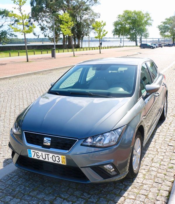 Seat Ibiza 1.0 Cinza Metalizado