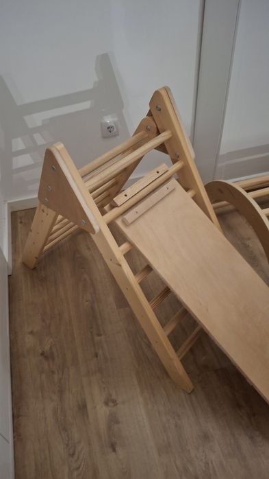 Triangulo e arco pikler montessori