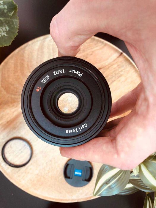 Обєктив Carl Zeiss Touit Planar 32mm f/1.8