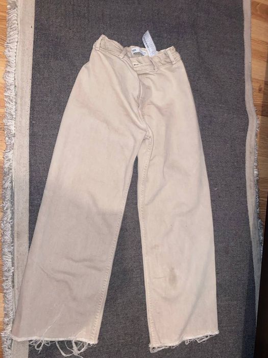 Spodnie ZARA o kolorze kremowym