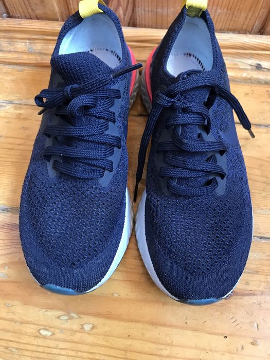 Nike кросівки.