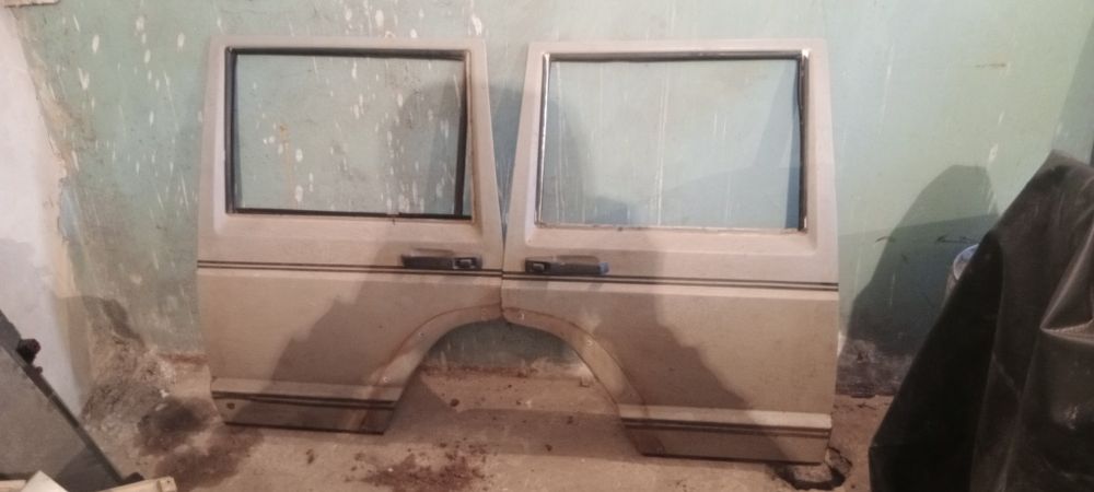 Двери,капот,ляда jeep xj