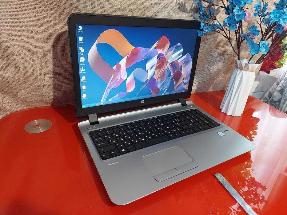 Ноутбук FULL HD IPS / i7-6300U/8 GB DDR4/SSD 256Gb