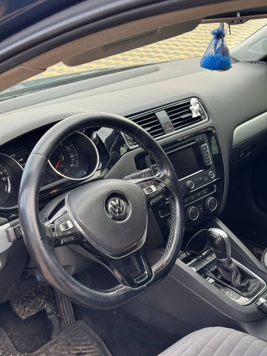 Продаем volkswagen jetta гибрид SEL
