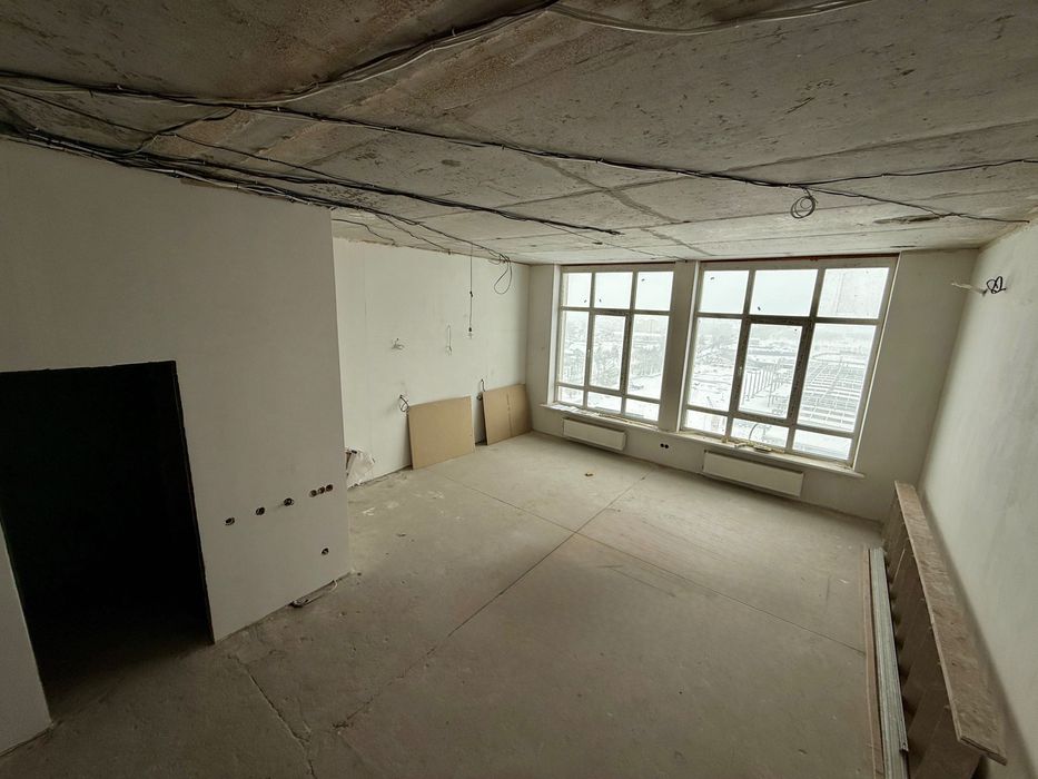 Продаж пентахуса част. ремонтом. З великою терассою. Без комісії