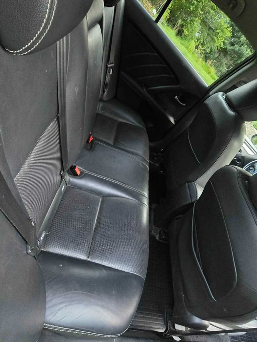 toyota avensis 2016