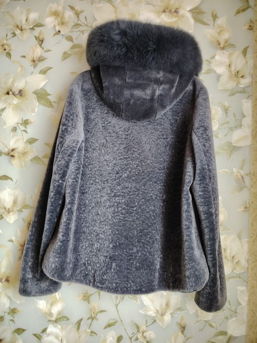 Шуба полушубок овчина с капюшоном и мех натуральный XL