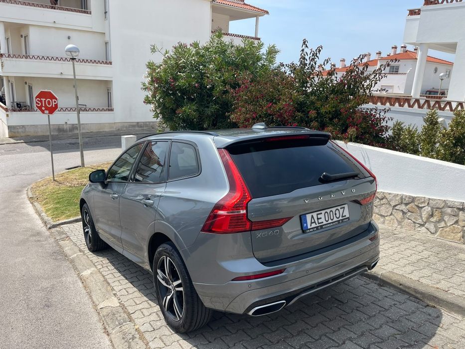 Volvo XC60 B4 Híbrido Gasóleo R-Design | Dez 2020 | 96.000 km | 1º Dono