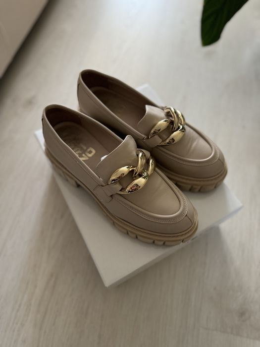 Loafersy KARINO r. 38 Beżowe