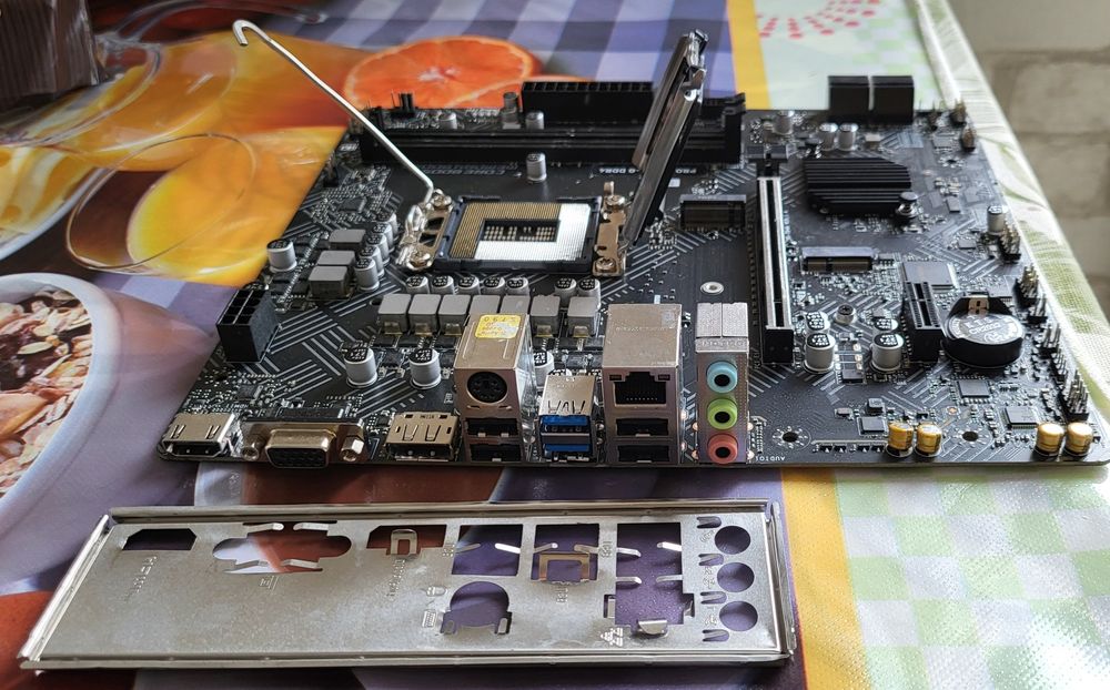 Материнська плата MSI Pro H610M-G DDR4 (s1700, Intel H610, PCI-Ex16)