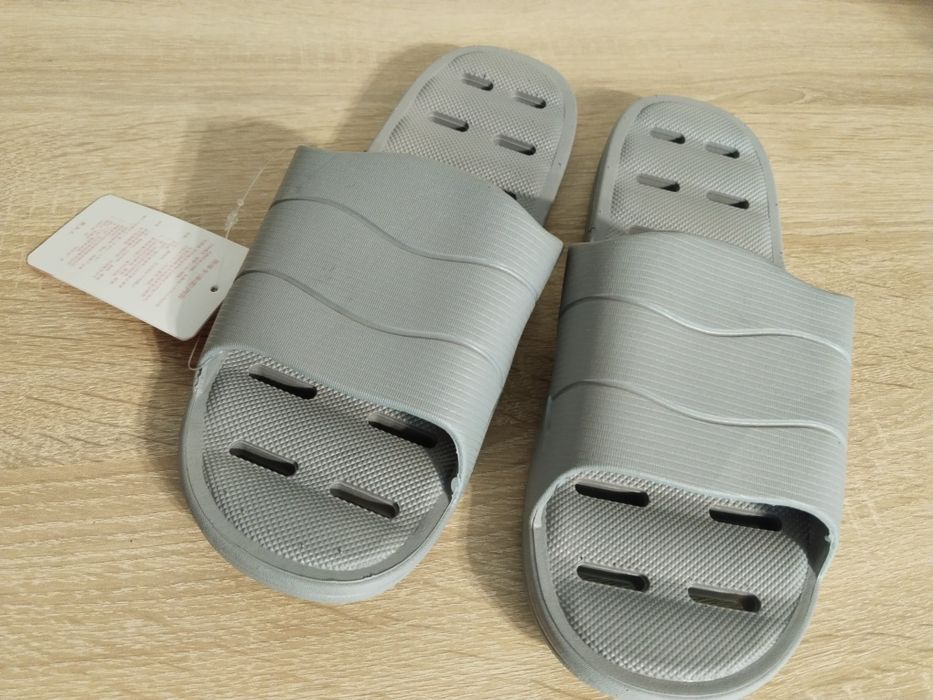 Klapki kapciei buty letnie szare 39/ 40