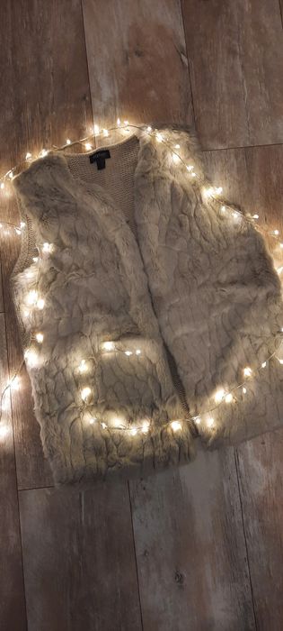 Kamizelka z dzianiny ze sztucznym futerkiem nowa