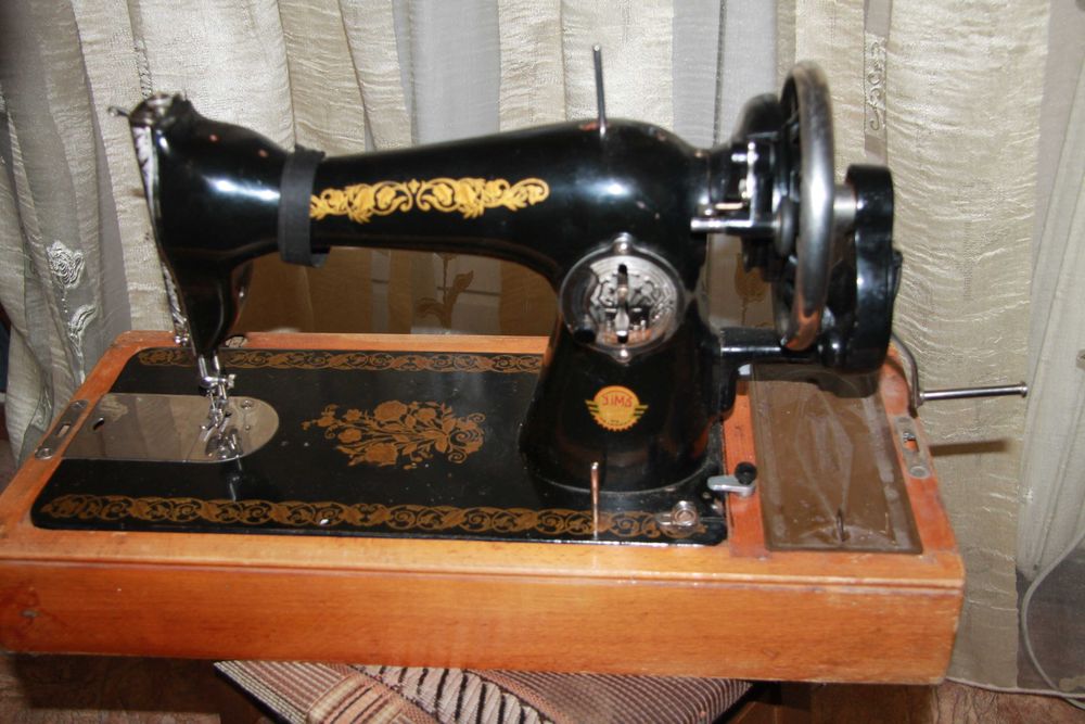 Семейная швейная машинка ПМЗ класса 1-М