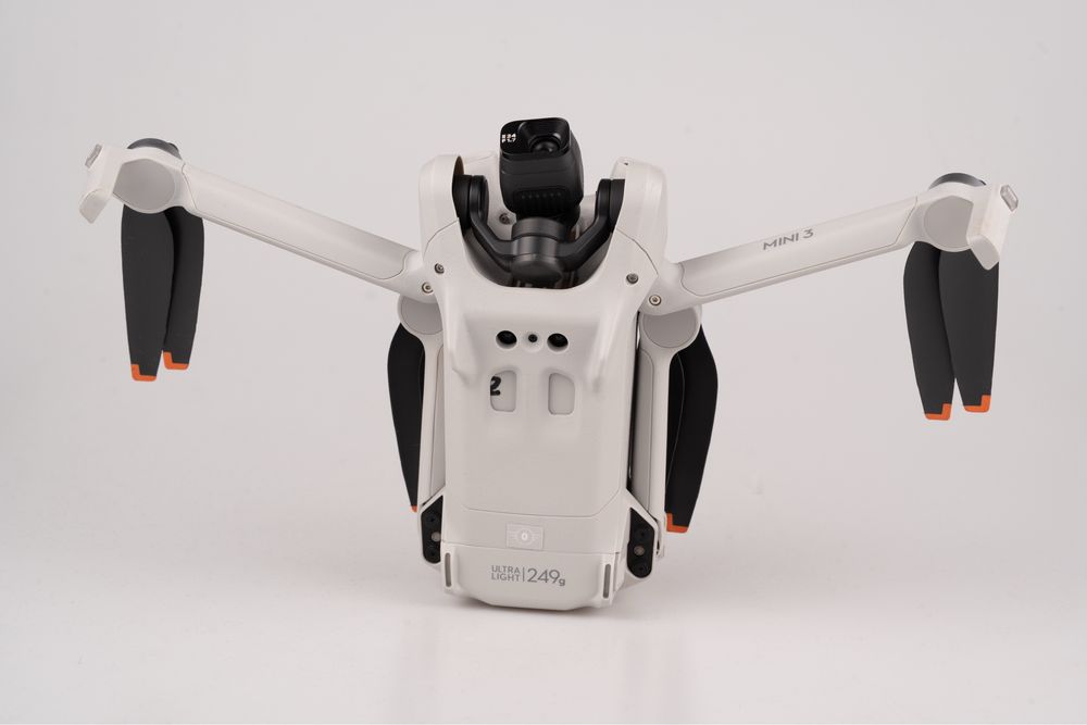 Dron DJI Mini 3 + bateria i ładowarka