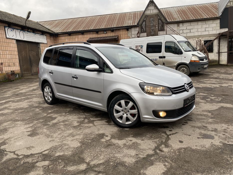 Продам Тоуран 1.6 дизель механіка 6 передач.
Двигун працює рівно не спунить,має зорошу тягу,немає жодних помилок.
Автомобіль технічно в доброму стані,вкладень не потребує.
Салон чистий охайний.
Кузов не гнилий не ржавий.
Підвіска не стукає,гримить.
Вся детальна інформація за тел.
Можливий пригон у ваше Місто.