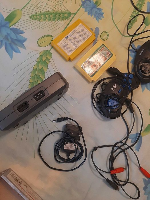 продам игровую приставку денди