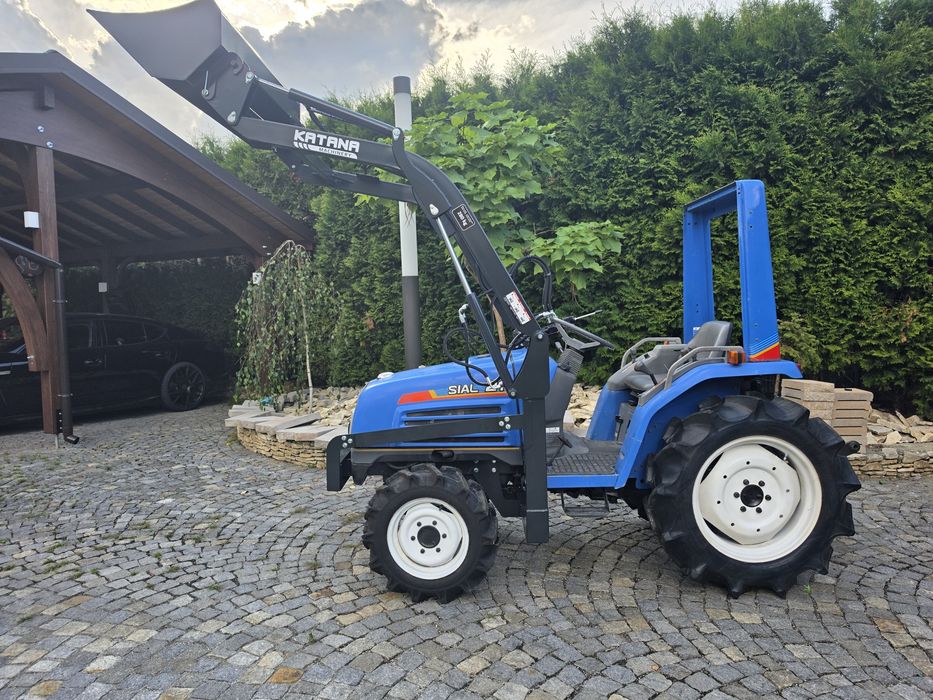 Iseki sial 21 3 cylindry diesel mini traktorek ogrodniczy 4x4