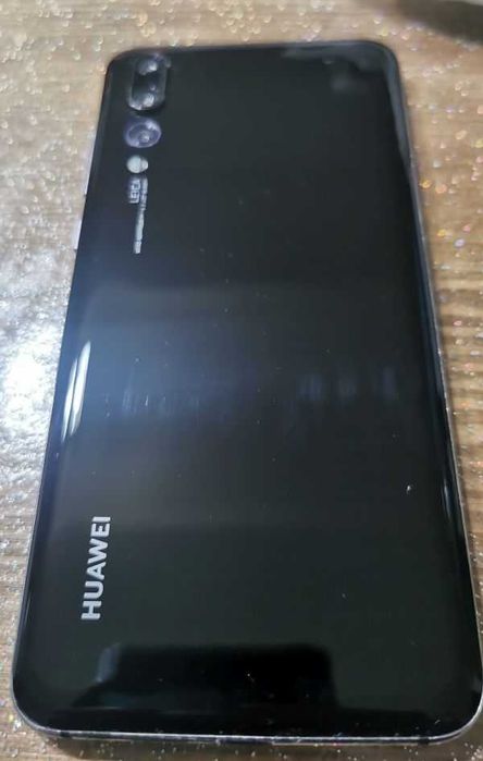Telefon Huawei P20 Pro uszkodzony