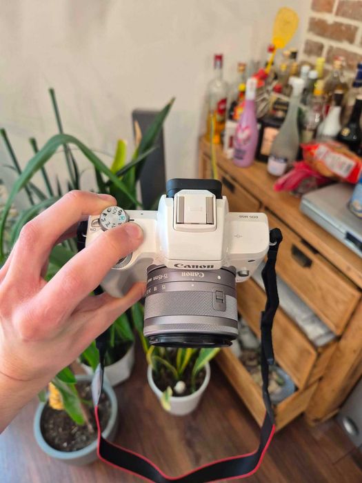 Canon EOS M50 biały + 15-45 mm | stan idealny / jak nowy | komplet