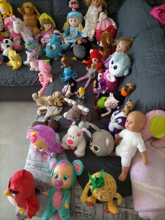 Dolls/Stuffed Animals