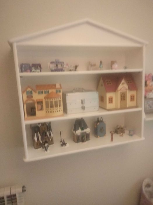 Casinha de madeira lacada