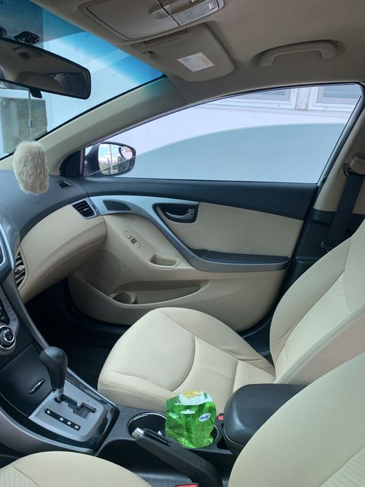Hyundai Elantra 2013 року